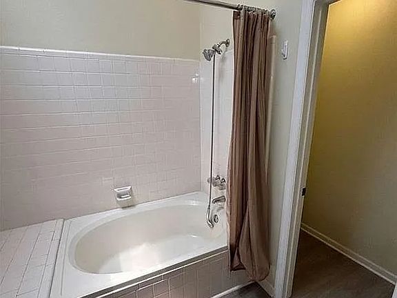 5th image of 1089 Ashbury Dr