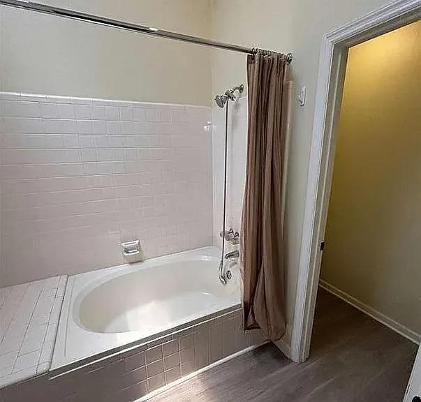 1089 Ashbury Dr — Photo 5