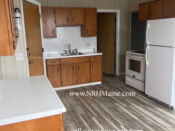 725 Sabattus St, Lewiston, ME