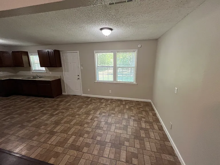 11303 Trail Ln — Photo 11