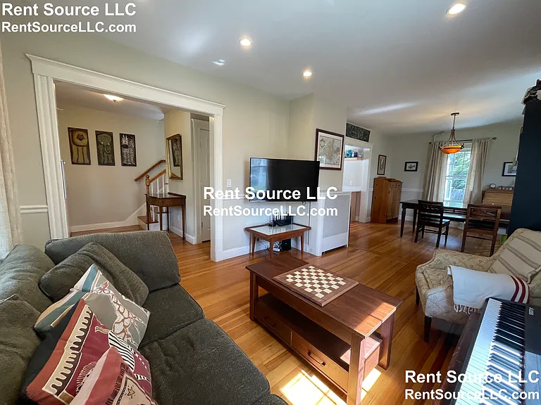 19 Tyler Ave — Photo 14