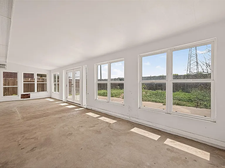 13915 Maleewan Ln — Photo 38