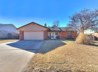 2020 Castle Rock, Edmond, OK 73003
