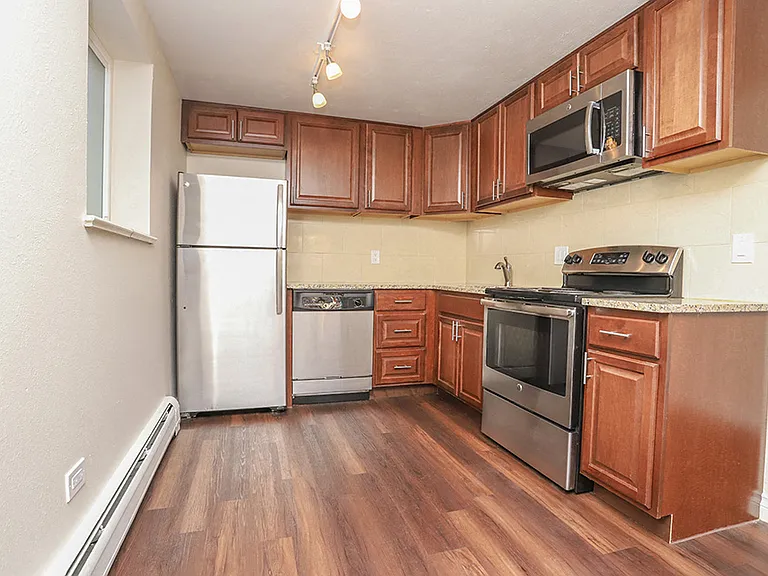 1536 Williams St — Photo 14