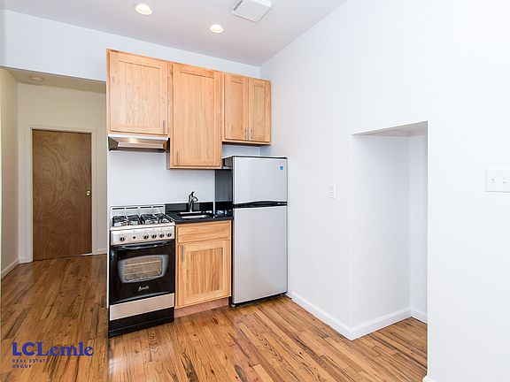 2nd image of 7 Jones St #5A