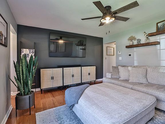 5th image of 2537 Moundview Dr