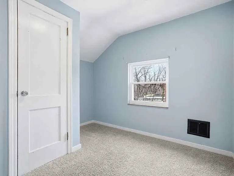 1219 Circle Dr — Photo 8