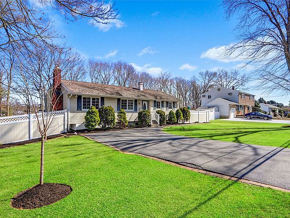 3rd image of 86 Fawn Ln E