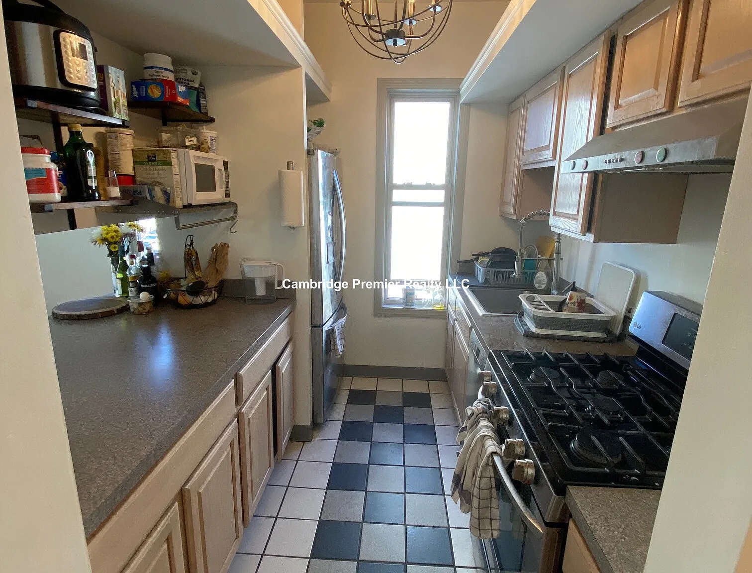 2 bed, 1050 sqft, $4,350 — Photo 2