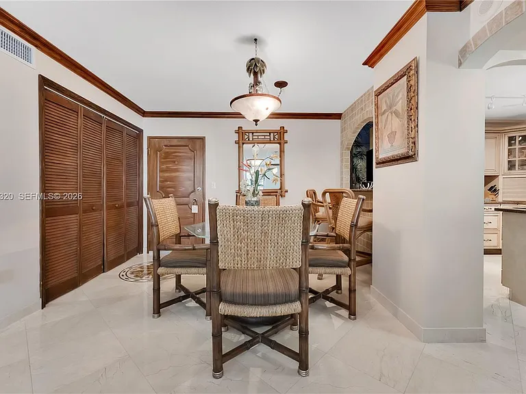 5555 Collins Ave #5B — Photo 3
