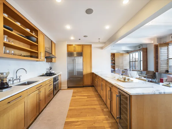 130 West 30th Street image 3 of 8