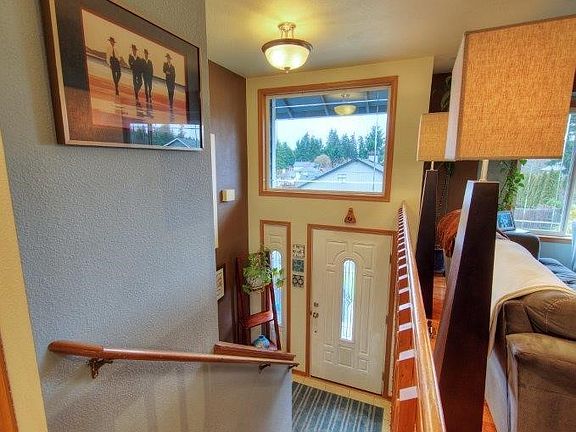 3rd image of 12209 205th Avenue Ct E