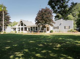 28171 Blackberry Ln, Sturgis, MI 49091
