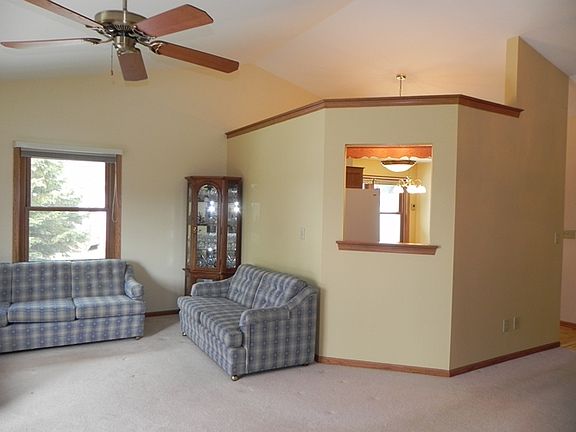 4th image of N114W15965 Red Oak Cir