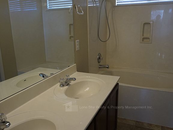 5th image of 5005 Lions Gate Ln