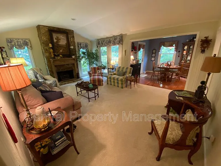 4724 Coach Hill Dr — Photo 26