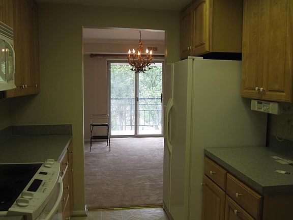 Kitchen, looking towards the dining area
