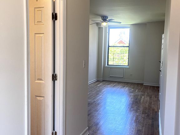 3rd image of 443 W 50th St APT 5W