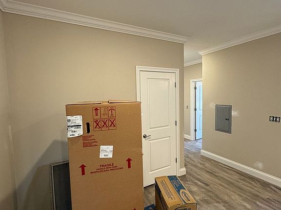 3rd image of 179 Walnut Creek Dr #215