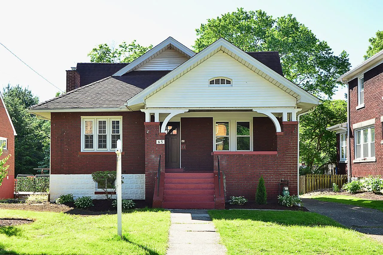 65 Hawthorne Ave photo 1