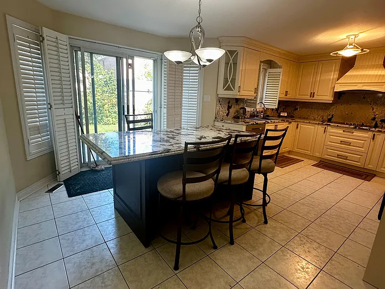 3091 Eden Oak Cres #UPPER — Photo 11