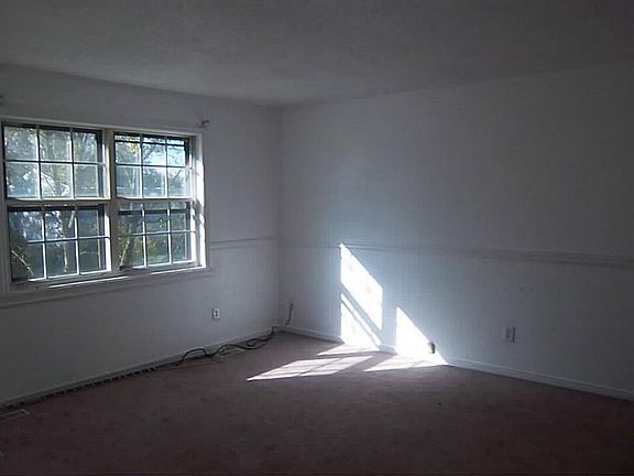 2nd image of 9450 English Oak Dr