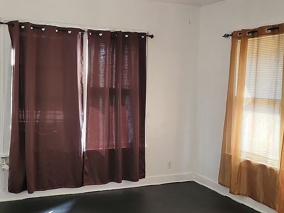 5th image of 820822 N 16th St