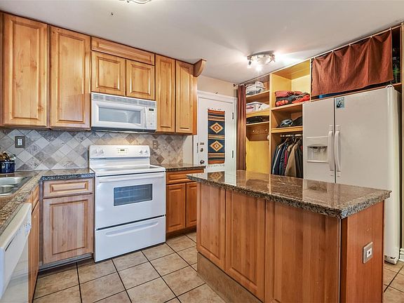 3rd image of 1121 N Albion St APT 505