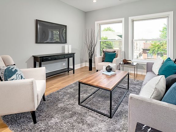 4th image of 1513 W Sunnyside Ave #3E