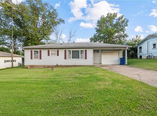 1305 Hibbard St, Coffeyville, KS 67337