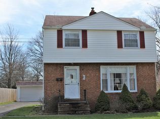 5012 Oakland Dr, Lyndhurst, OH