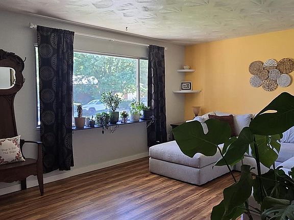 5th image of 1408 Bristol Drive