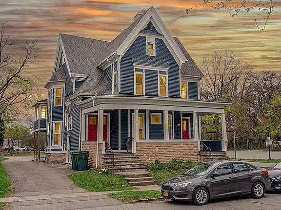 2nd image of 213 Oxford St