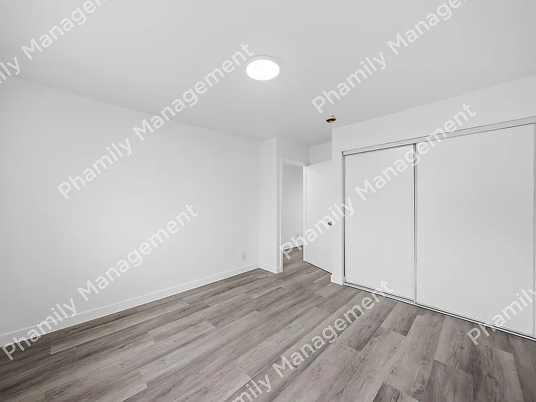 2538 Johnston St #8 — Photo 7