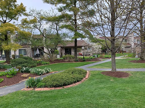 3rd image of 834 La Pointe Dr #834