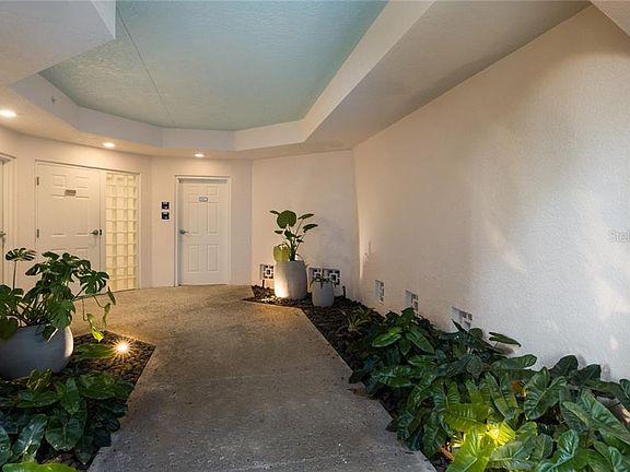 3rd image of 743 S Harbor Dr APT 2