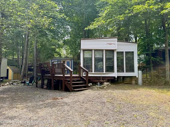300 Shetland Trl, Gouldsboro, PA 18424