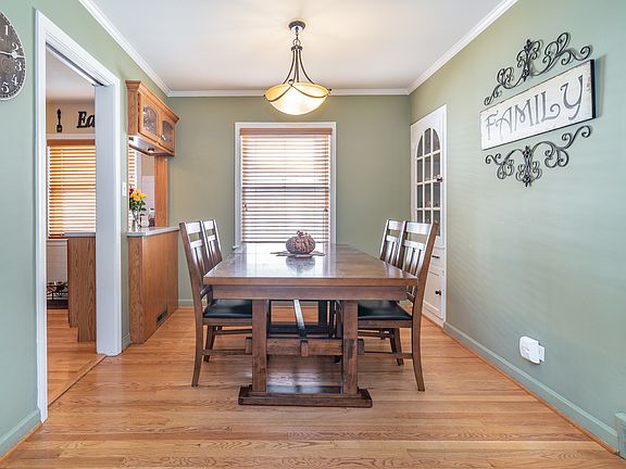 5th image of 5036 N Mont Clare Ave