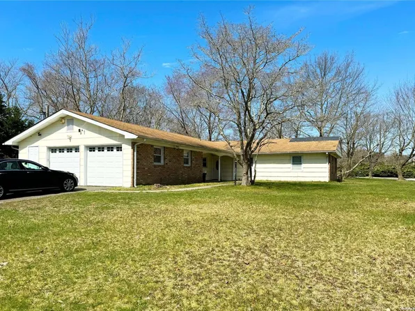 40 Manchester Lane, Stony Brook, NY 11790