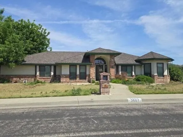 2501 N Kensington Way, Hanford, CA 93230