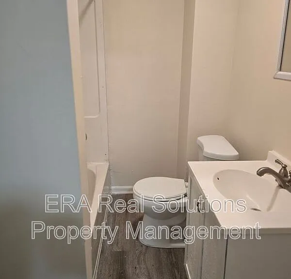 587 S Burgess Ave — Photo 13