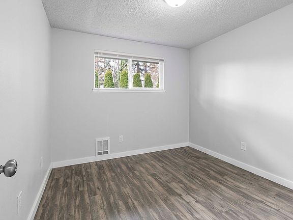 2nd image of 1801 Magnolia St SE #1-A1