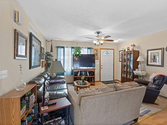4th image of 602 E 15th St