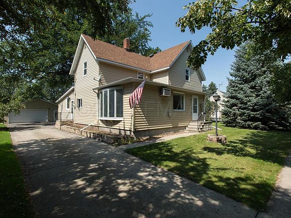 2nd image of 352 Langer Ave N