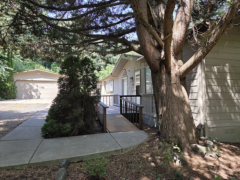 10700 NE Stevenson Rd — Photo 4
