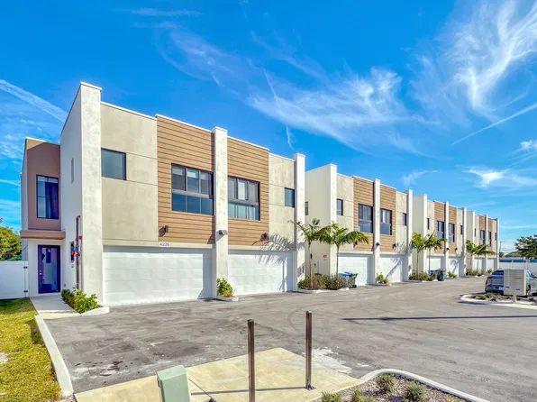 4218 NE 7th Ter #4, Oakland Park, FL 33334