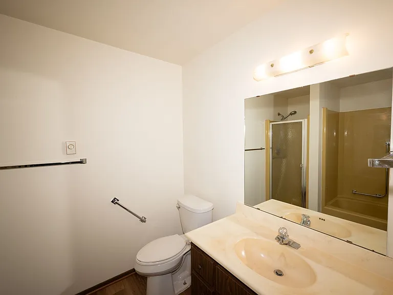 Freedom Ring Apartments — Photo 9