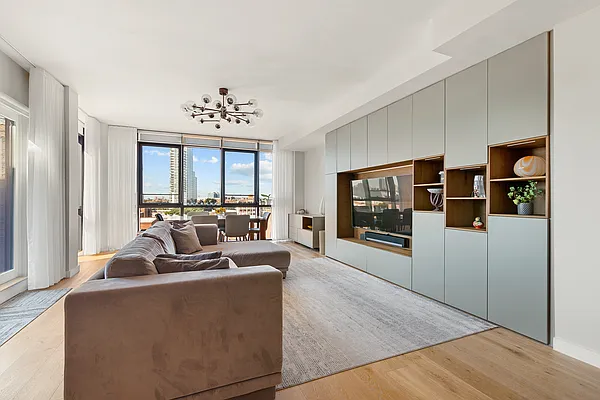 Sold by Compass | media 1