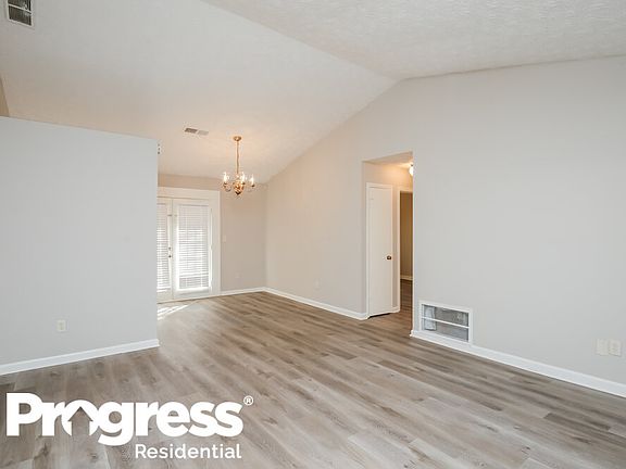 5th image of 354 Hemlock Dr