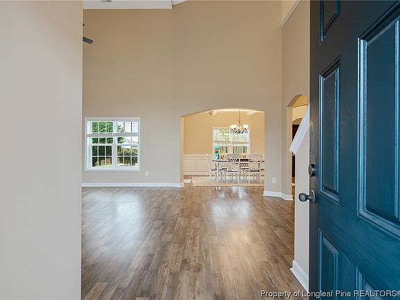 5th image of 176 Yellowfoot Dr